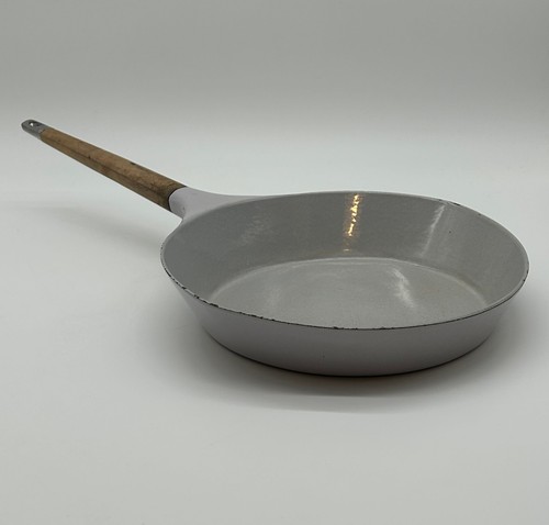 Poele fonte creuset - en, le