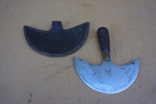 COUTEAU DEMI LUNE BLANCHARD + ÉTUI DE TRANSPORT