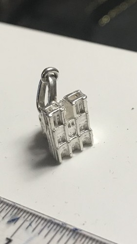 Pendentif breloque notre dame - notre,