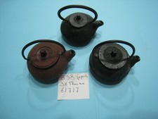 lot de 3 théières miniature en FONTE origine JAPON Taille 6cm _B58