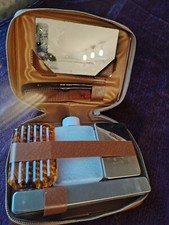  Ancienne trousse de toilette