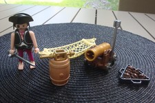 PLAYMOBIL FIGURINE PIRATE BATEAU CANON ET ACCESSOIRES ILE AUX PIRATES 4073