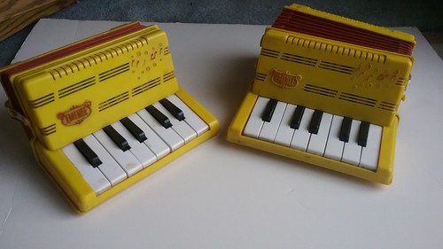 Two vintage emenee -  two ,