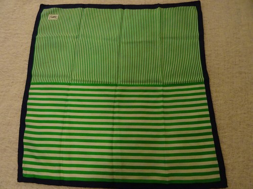 Foulard yves saint - yves, laurent