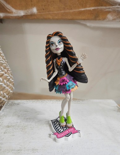 Monster high magazine figure - monster,