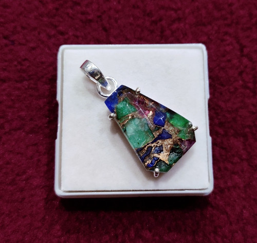 Pendentif pierre précieuse