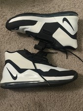 New Nike Sneakers Mens 10.5