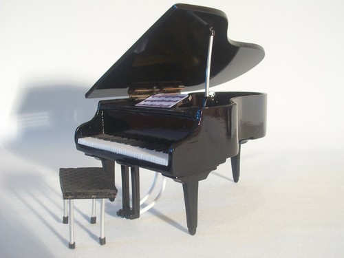 Piano queue miniature - piano, à