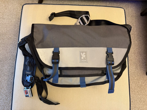Chrome industries messenger - chrome,