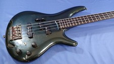 Guitare basse électrique