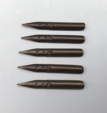 Lot 5 ANCIENNES PLUMES "