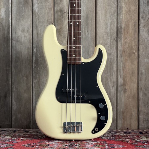 Prévente fender precision - prÉvente, :