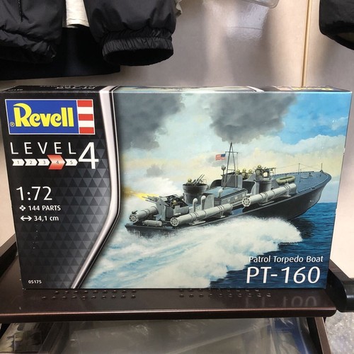 322 unassembled revell 72 - 322,