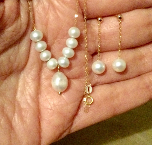 Lot carats collier - or, fine