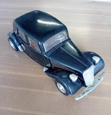 miniature auto TRACTION A PILE