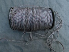 ARMEE FRANCAISE : 1 METRE DE SOUTACHE GALON ARGENT LISERE ROUGE / 3MM DE LARGE