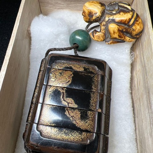 Ancienne boite japonaise - , en