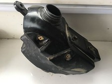 UN RESERVOIR PLASTIQUE ORIGINE D ESSENCE CARBURANT HONDA 250 CRF 250CRF 2006