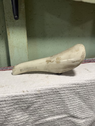 Old school 1980 dyno - old, seat