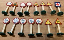 Jouets Anciens 18 Panneaux Routiers Plastique Minialuxe 1ere Génération?