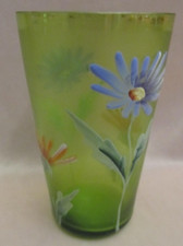 Verre ancien gobelet vert à