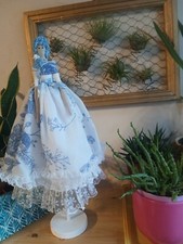 Poupée style tilda - Marquise bleue - décoration - support offert