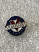 Pin différent vuarnet - pin's,
