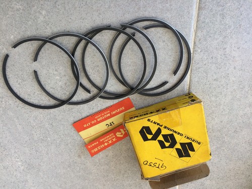 Suzuki gt550 piston - suzuki,