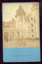 photo cdv . Entrée duChâteau de PAU . Vers 1870