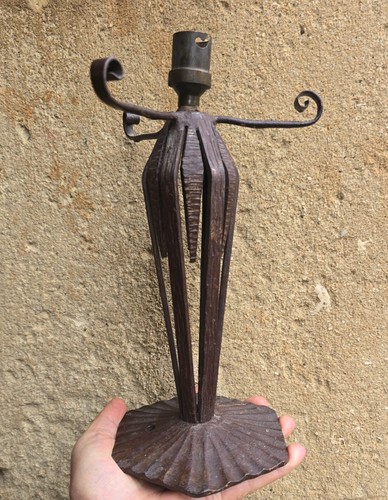 Pied lampe fer - pied, 1