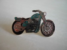 Joli pin's émaillé - MOTO bleue - gros cube ! signé DEMONS & MERVEILLES