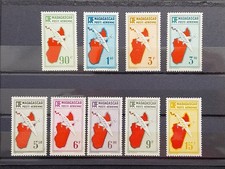 Timbre Colonies françaises  Madagascar N° PA 16 à 24   neuf **