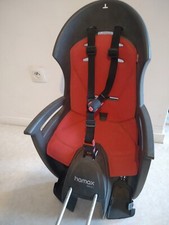 siège vélo de couleur gris et rouge en bon état vendu 10€ a venir chercher 