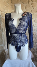 Body en dentelle bleu manches