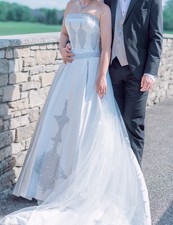 Magnifique Robe De Mariée Pour Femmes US 4 3985 $