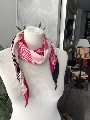 Foulard burberry 100 soie - burberry,