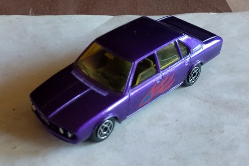 Dinky toys bmw 530 - dinky,