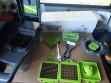 VEGETABLE CHOPPER - Coupe-légumes Mandoline trancheuse Slicer 7 en 1