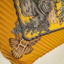 Foulard Hermès plissé Carre