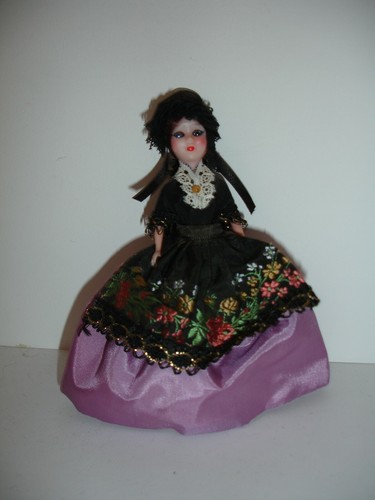 Poupée folklorique ancienne - poupée,