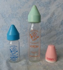 #Vintage# Lot de 2 anciens biberons en verre Remond + Porte tétine Évian