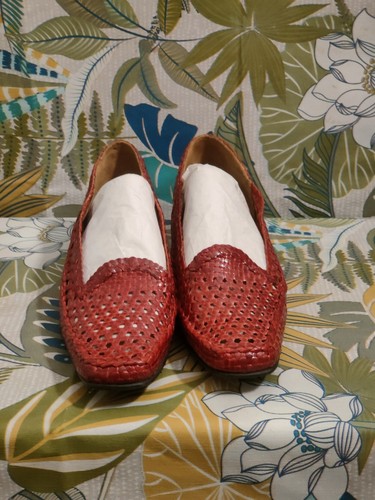 Chaussures tressées rouges