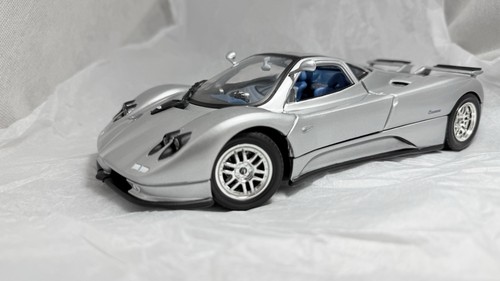 Motormax scale pagani - 1:18,