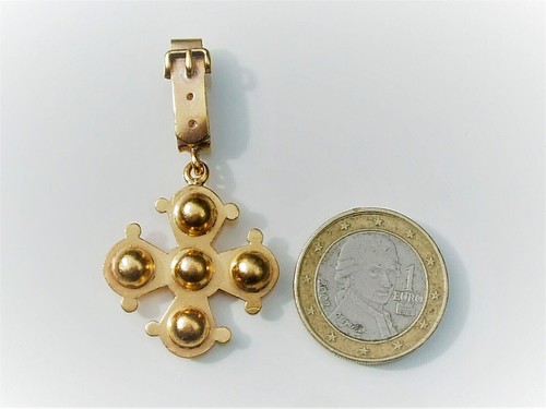 Beau pendentif croix - beau,