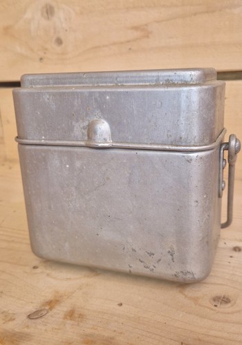 Gamelle militaire vintage - , en