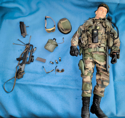 Figurine bbi 6e régiment - figurine,