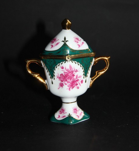 Vase avec couvercle anse - vase,