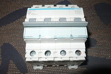 HAGER NFN420 DISJONCTEUR TETRAPOLAIRE 20A, COURBE C, 4POLE, 20AMPERES PC.10KA