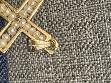 Petite Croix en or 18 K et Perle de culture