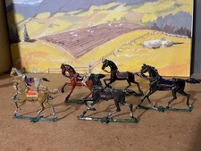 Petits soldats  Plats d'étain